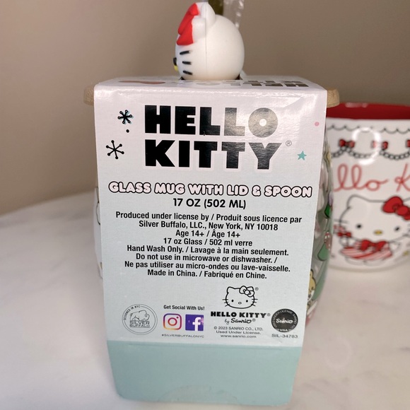 NWT Hello Kitty Glass Christmas Mug w/Gold Spoon - Picture 2 of 6